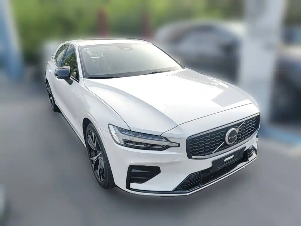 Volvo S60 沃尔沃S60 2025款 B4 智远运动版