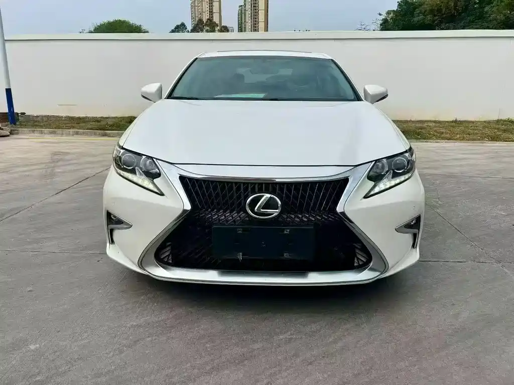Lexus ES 200 Elite