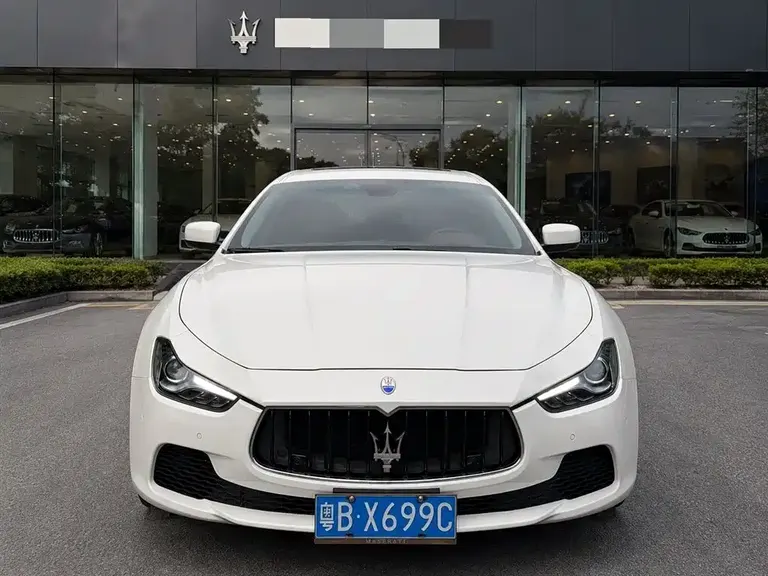 Maserati Ghibli 3.0 T Standard