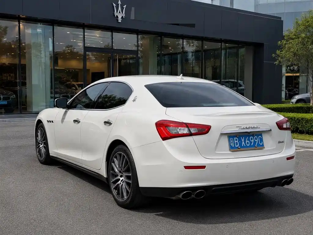 Ghibli 3.0 T Standard