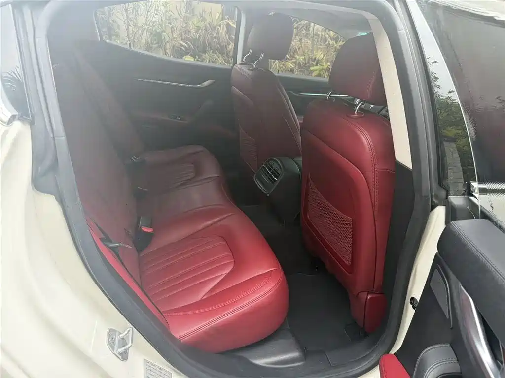 Ghibli 3.0 T Standard