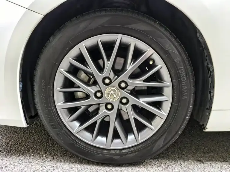 Lexus ES 200 30 Anniversary