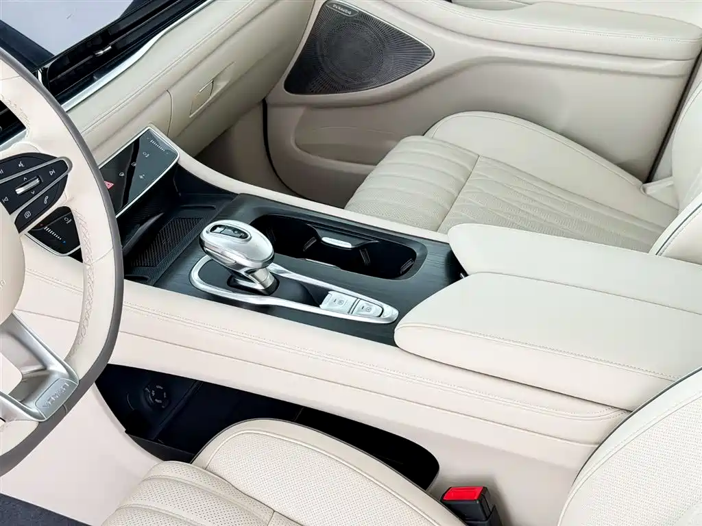 Voyah Dreamer PHEV Ultra Long Range Flagship
