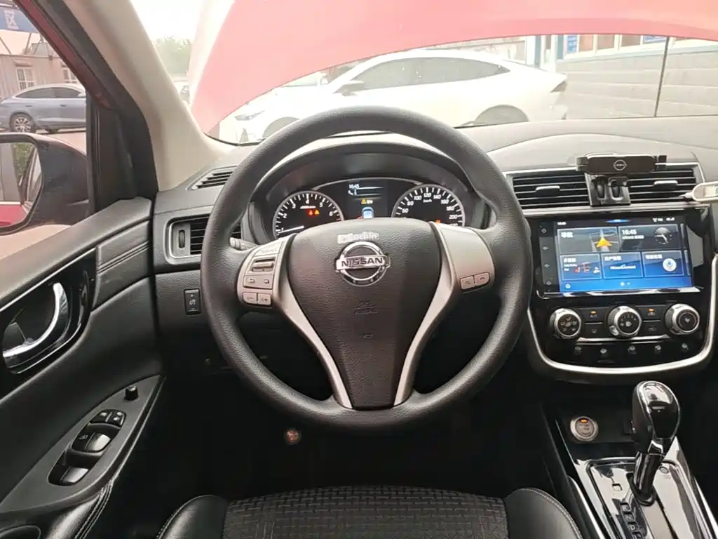 Tiida 1.6 L CVT Smart Travel CN-VI