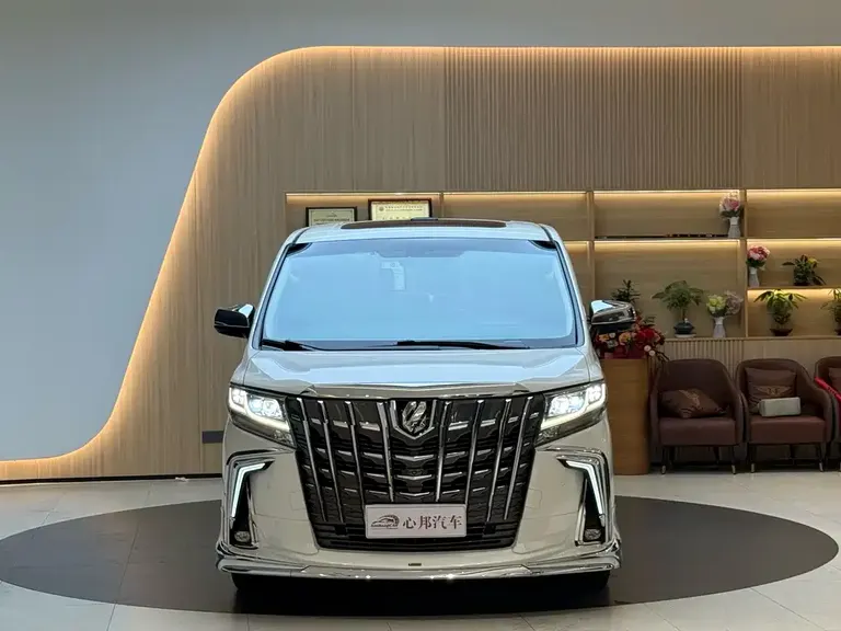 Toyota Alphard 3.5 L Distinguished