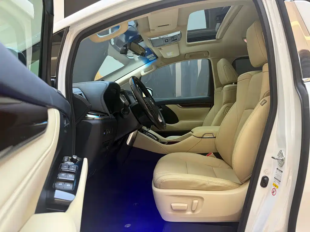 Alphard 3.5 L Distinguished