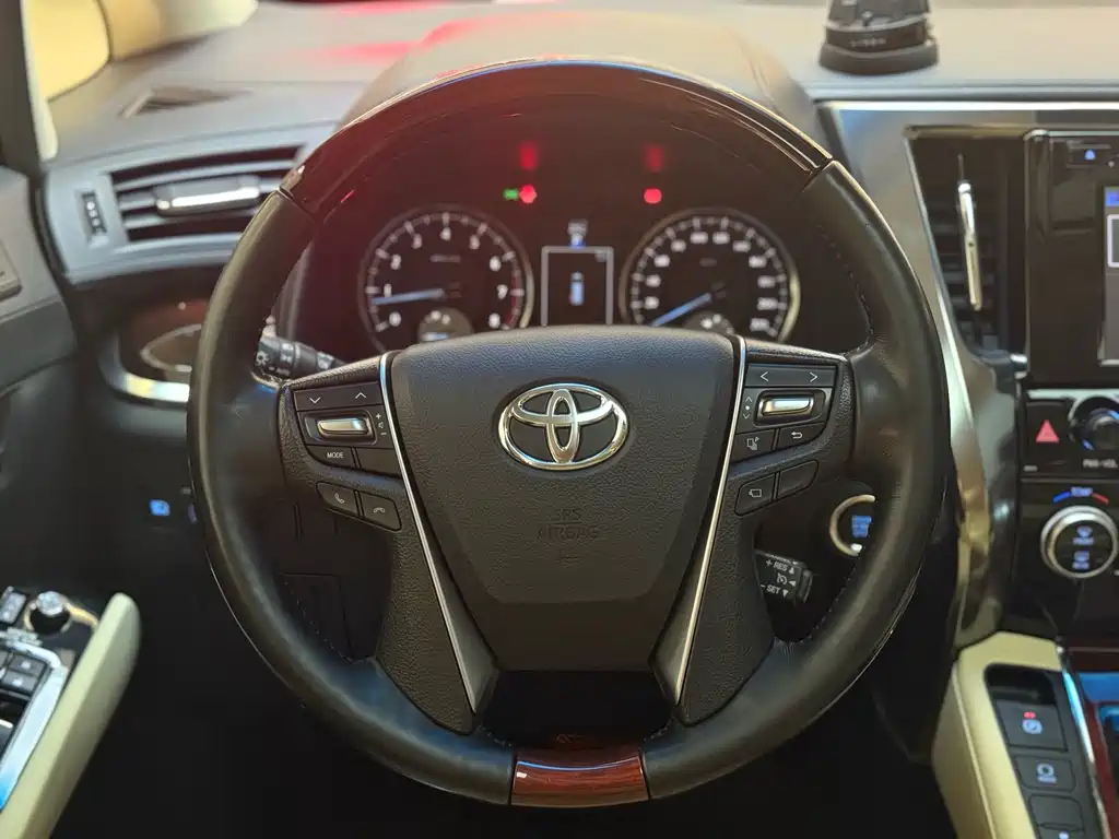 Alphard 3.5 L Distinguished