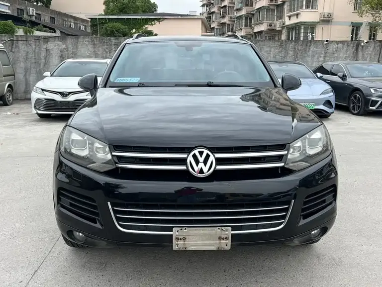 Volkswagen Touareg 3.0 TSI Standard Config