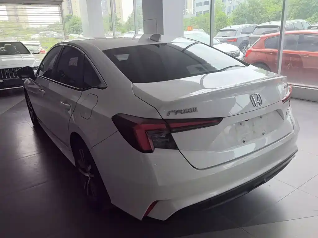 Integra 240 TURBO CVT Tech