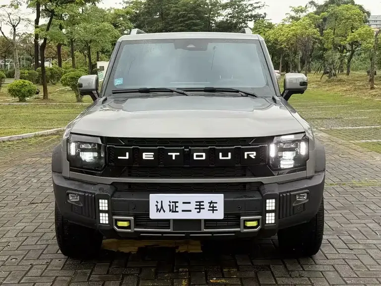 Jetour Traveller 2.0 T 4 WD Cross PRO+ Entertainment