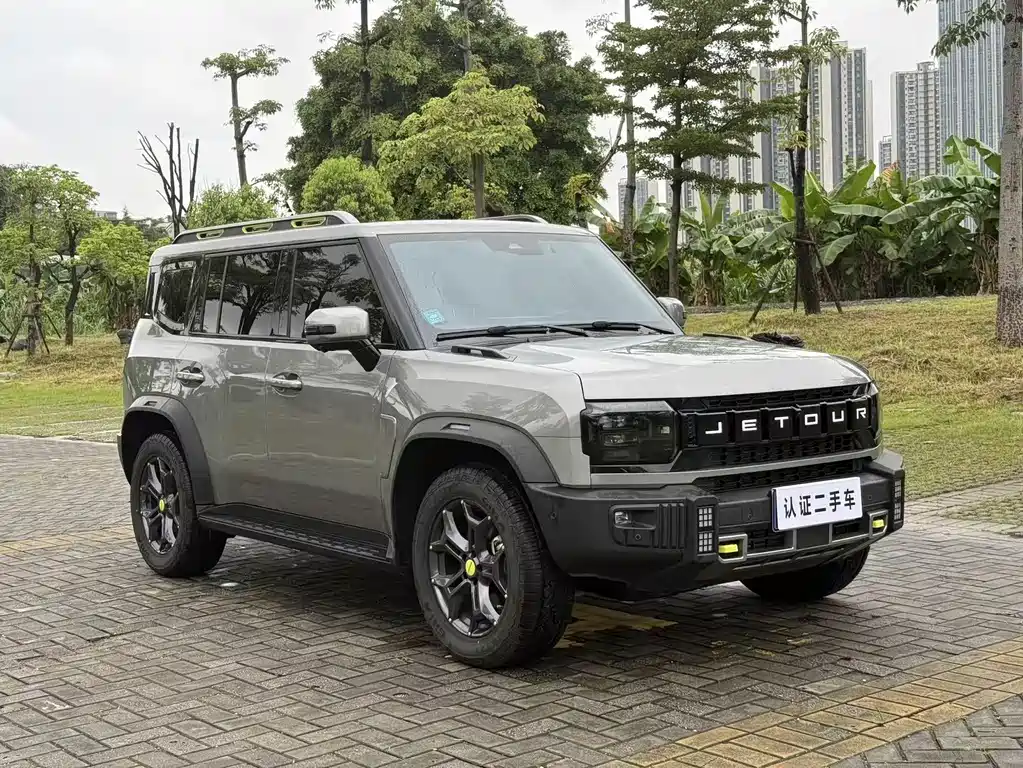 Jetour Traveller 2.0 T 4 WD Cross PRO+ Entertainment