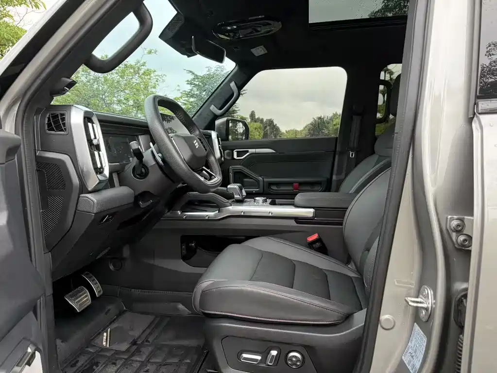 Jetour Traveller 2.0 T 4 WD Cross PRO+ Entertainment