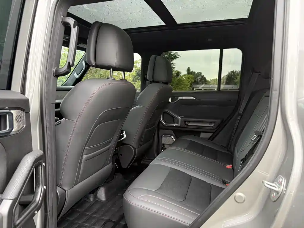 Jetour Traveller 2.0 T 4 WD Cross PRO+ Entertainment