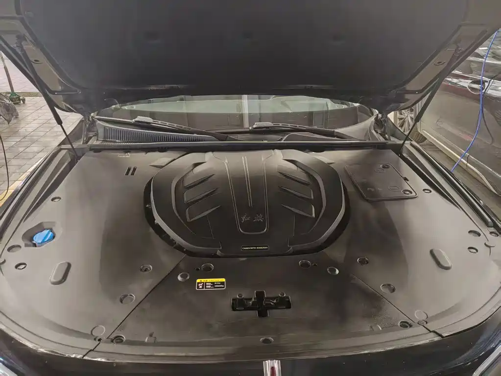 Hongqi H9 3.0 T Connected Flagship