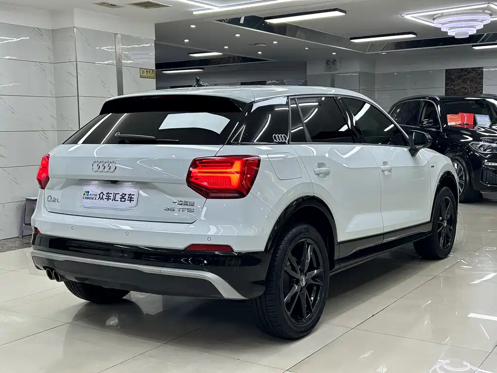Audi Q2 L 35 TFSI Progressive Dynamic