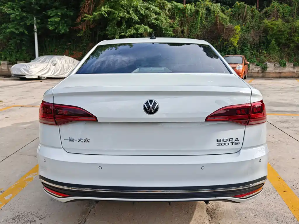 Bora 200 TSI DSG Joy Travel Navigation