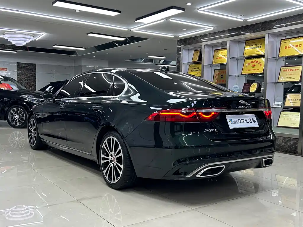 Jaguar XFL XFL 2.0 T P250 2 WD Premium Luxury