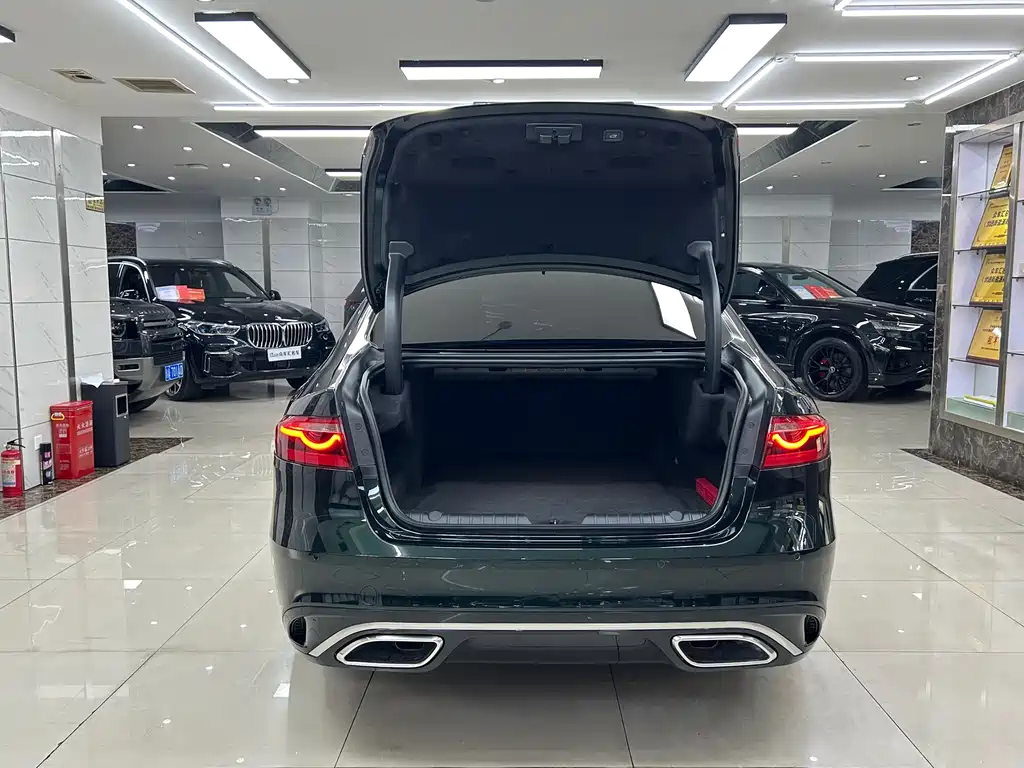 Jaguar XFL XFL 2.0 T P250 2 WD Premium Luxury