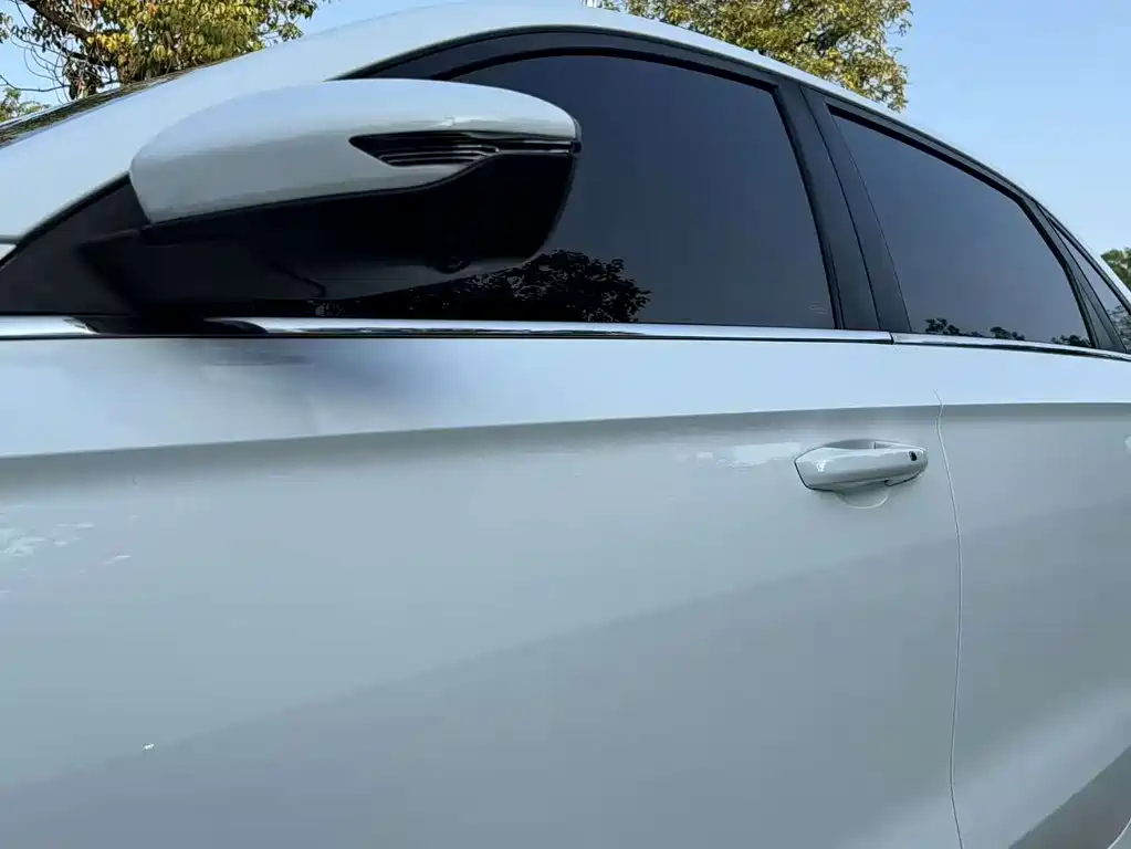 Emgrand 4 th Gen 1.5 L CVT Distinguished