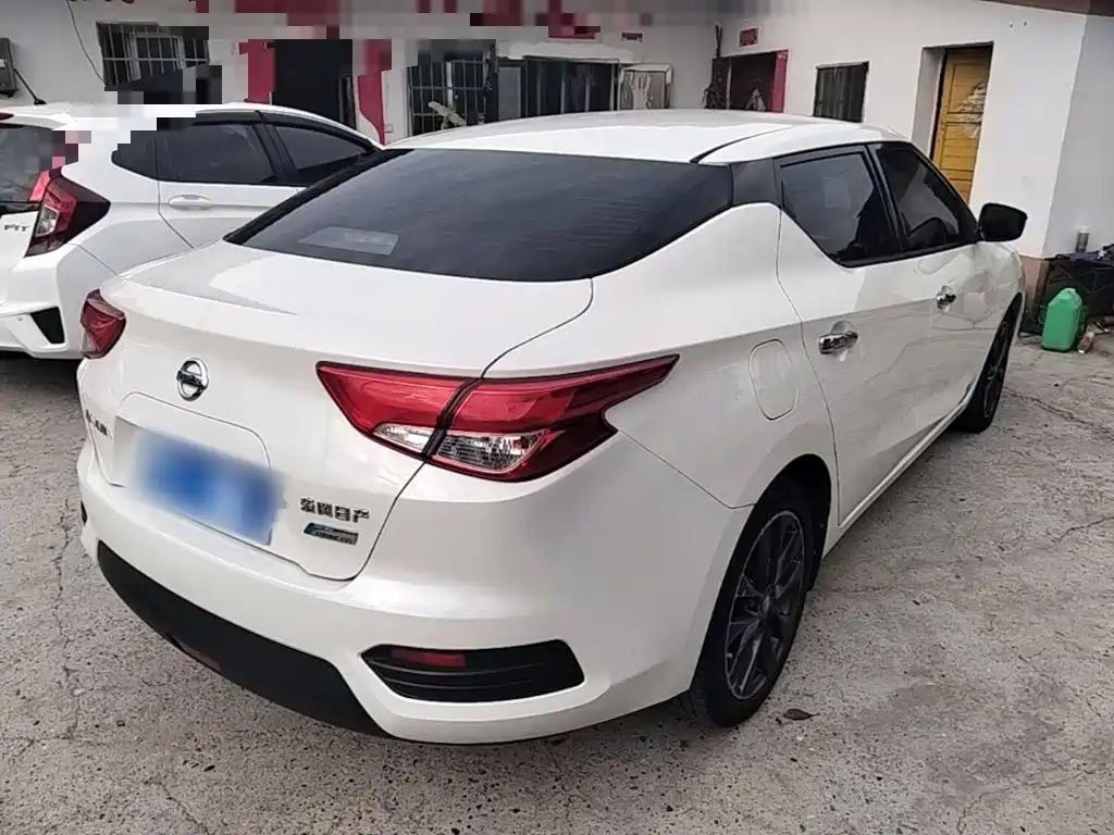 Lannia 1.6 L CVT Smart Cool