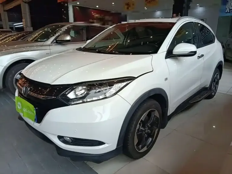 Honda Vezel 1.8 L CVT 2 WD Pioneer