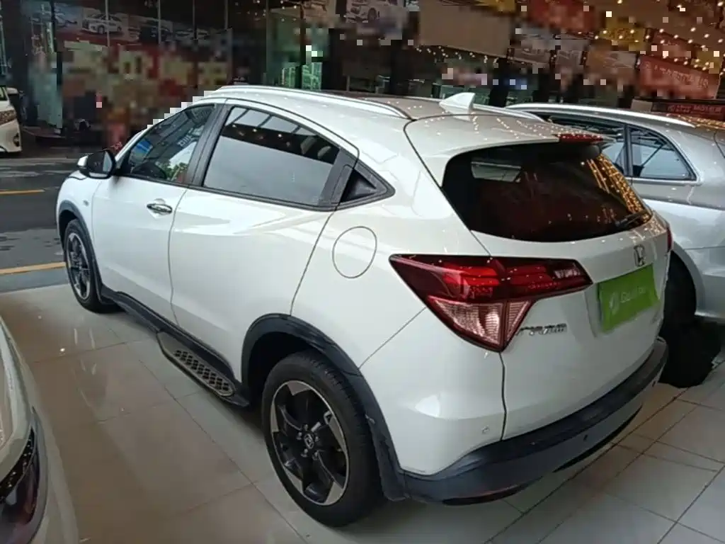 Vezel 1.8 L CVT 2 WD Pioneer