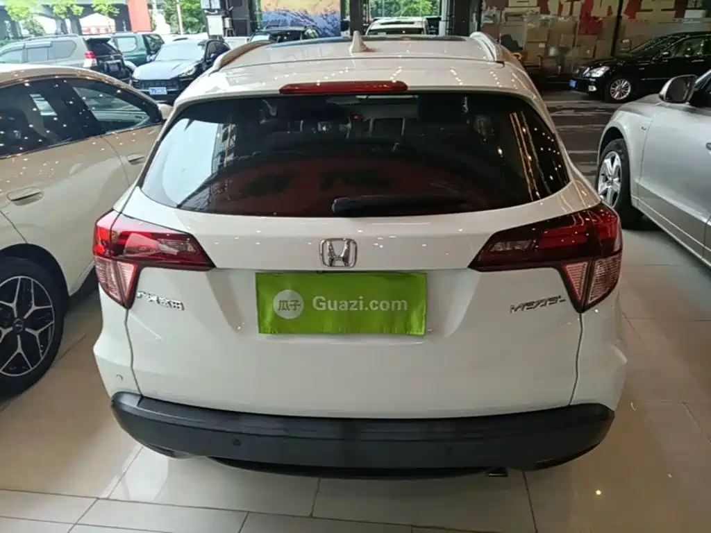 Vezel 1.8 L CVT 2 WD Pioneer