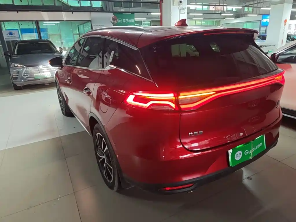 Tang NEV DM 2.0 T Full-time 4 WD Connected Creative Enjoyment 7-seat CN-V