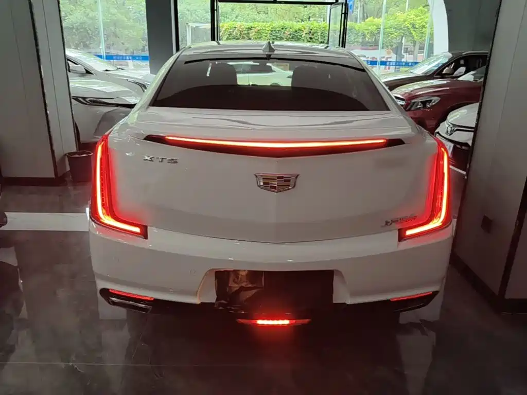 Cadillac XTS 28 T Tech