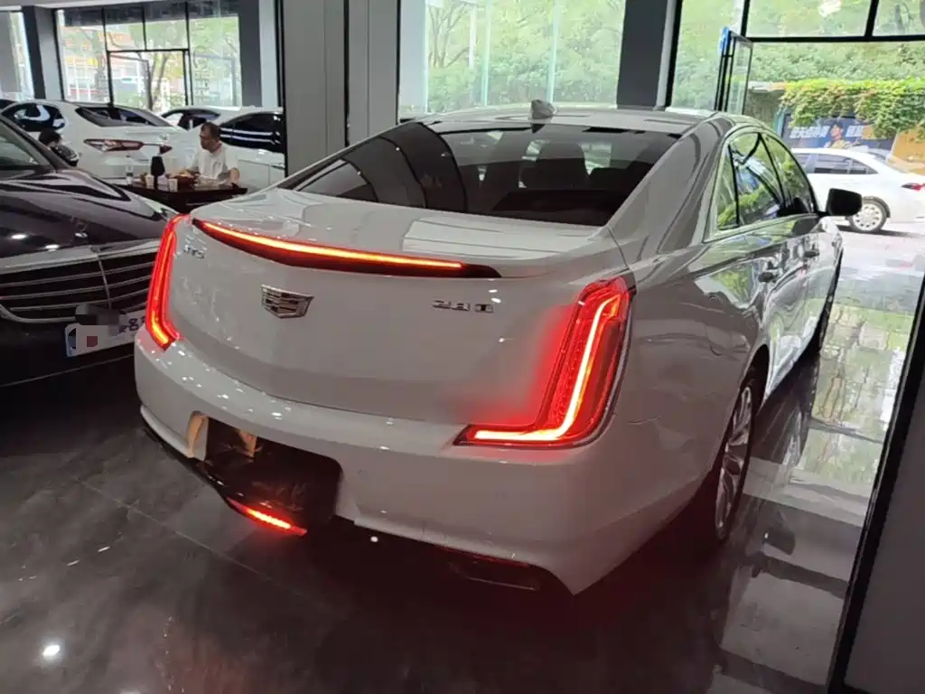 Cadillac XTS 28 T Tech