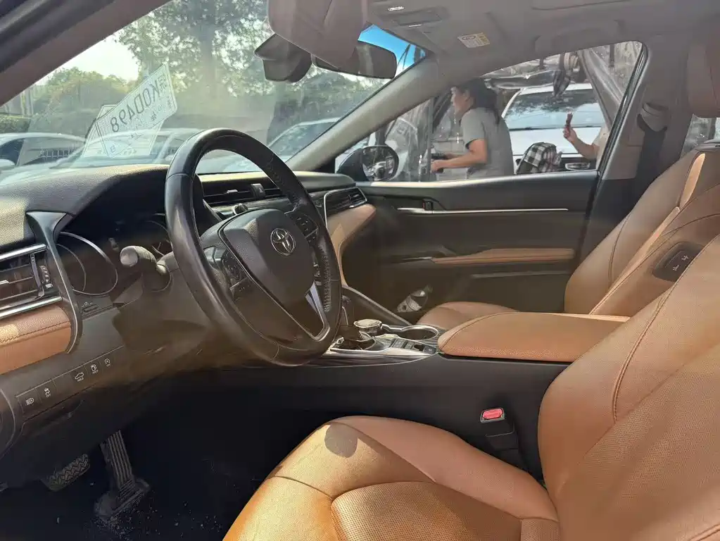 Camry 2.5 G Luxury