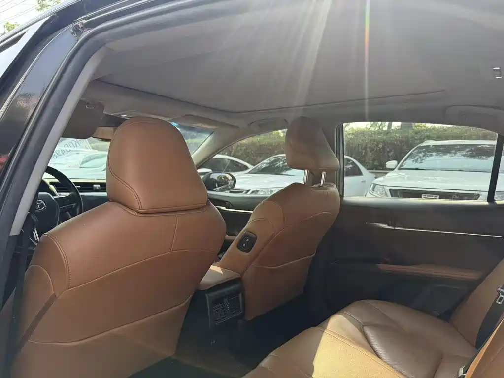 Camry 2.5 G Luxury