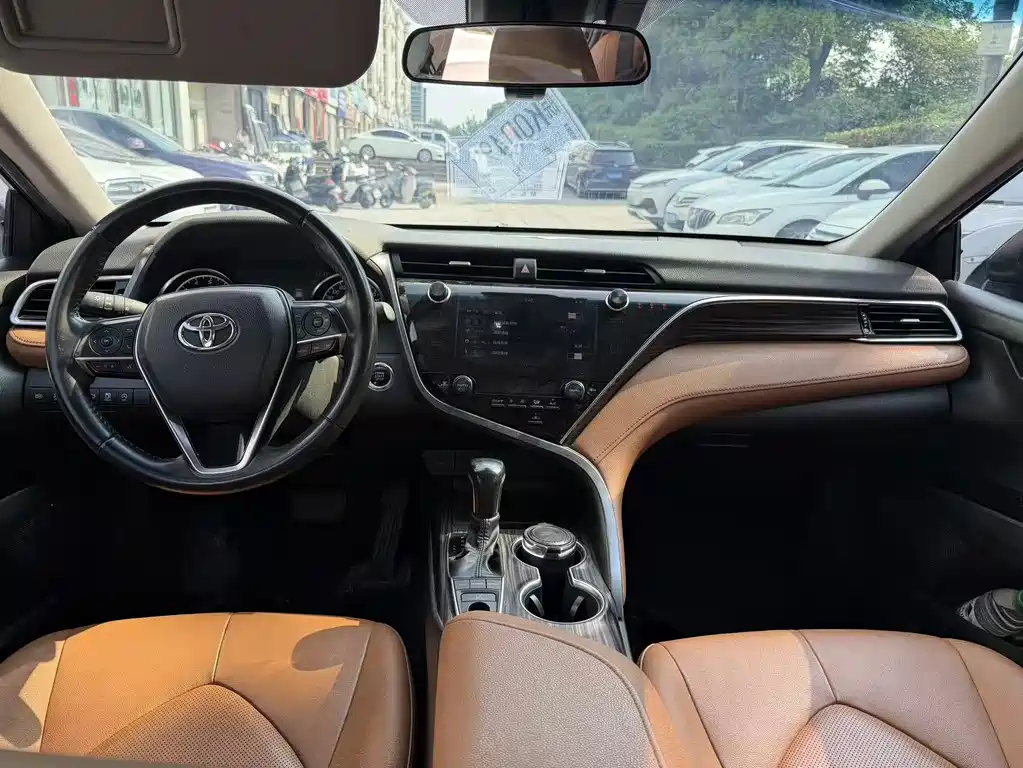 Camry 2.5 G Luxury