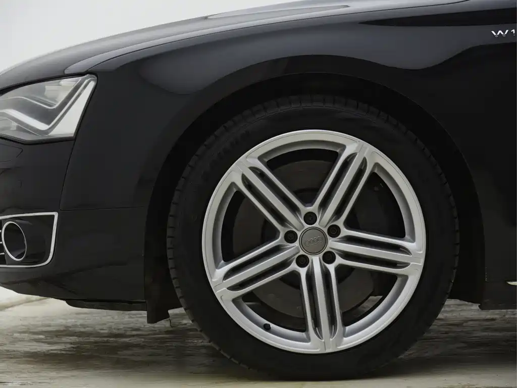 Audi A8 A8 L W12 6.3 FSI quattro