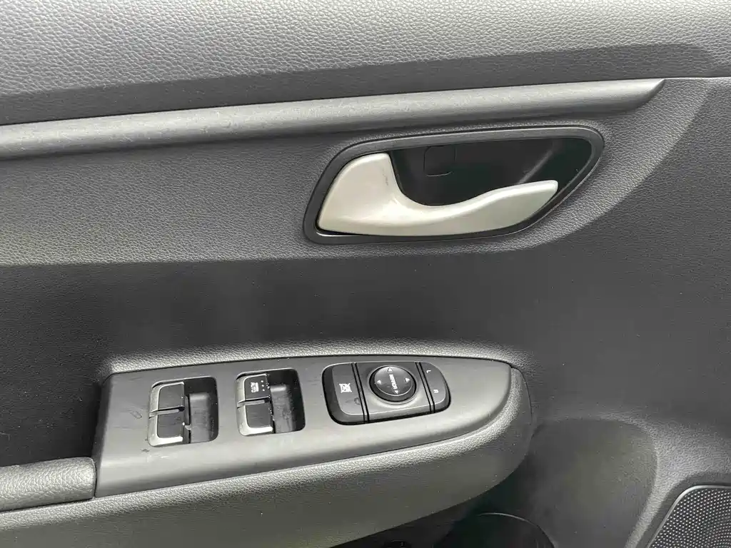 Kia K2 Sedan 1.4 L AT GLS