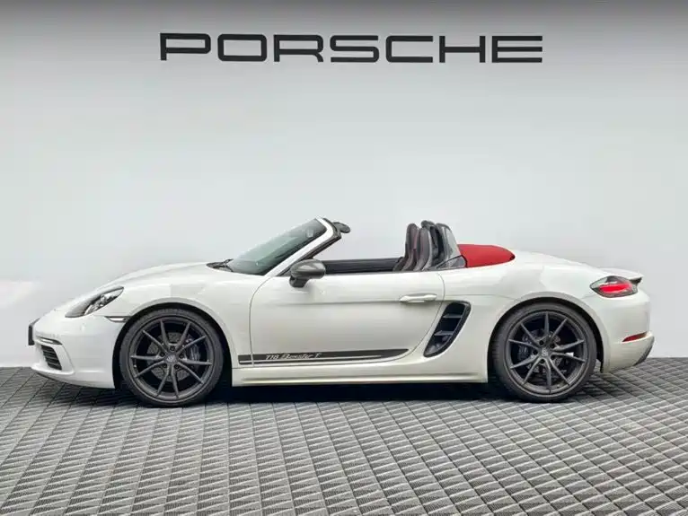 Porsche 718 Boxster T 2.0 T