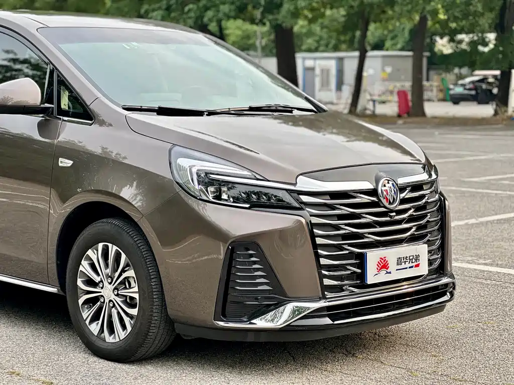 Buick GL8 Facelift Land Official Cabin Luxury