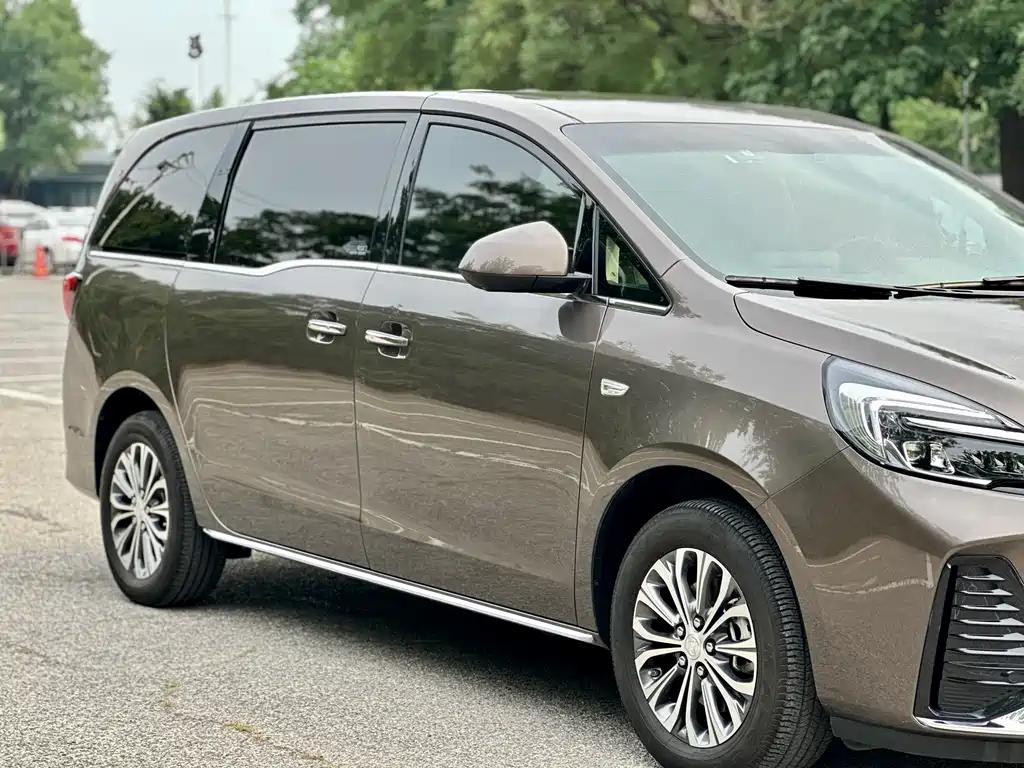 Buick GL8 Facelift Land Official Cabin Luxury
