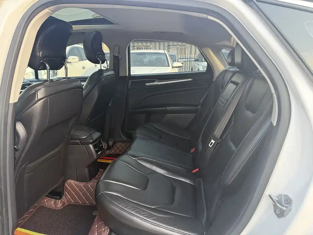 Mondeo 2.0 L GTDi240 Luxury Sport