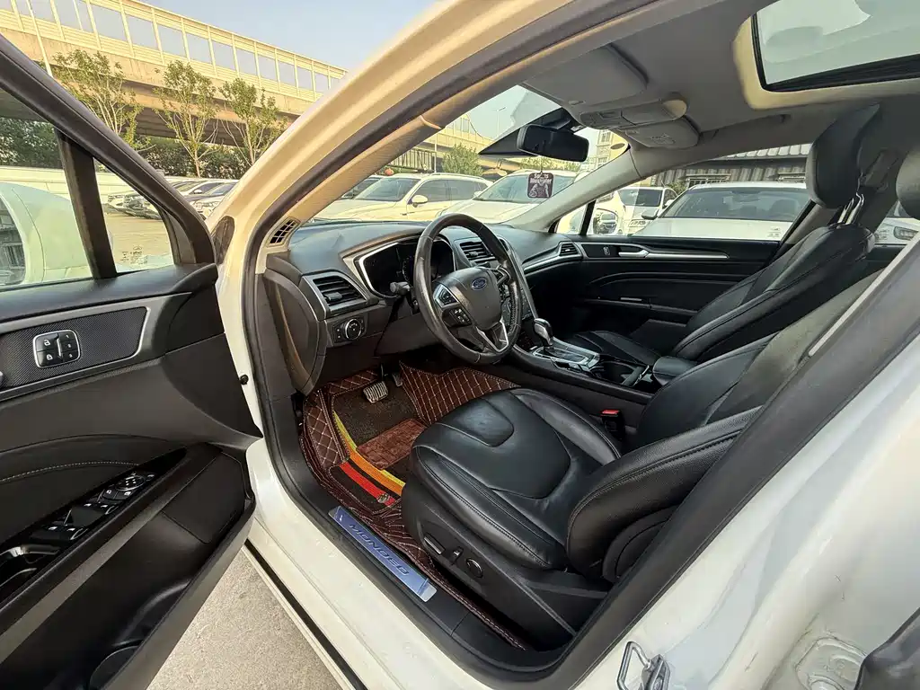 Mondeo 2.0 L GTDi240 Luxury Sport