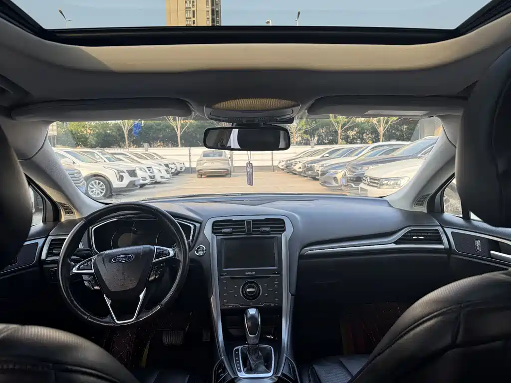 Mondeo 2.0 L GTDi240 Luxury Sport
