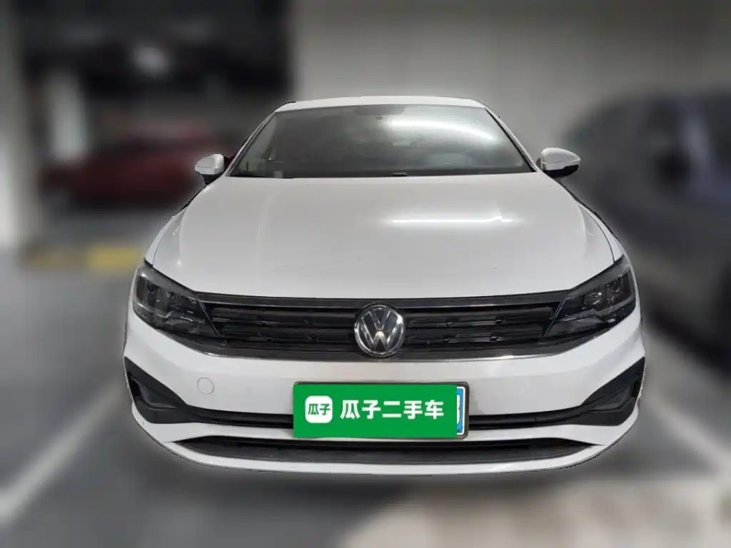 Lamando 230 TSI DSG Style CN-V