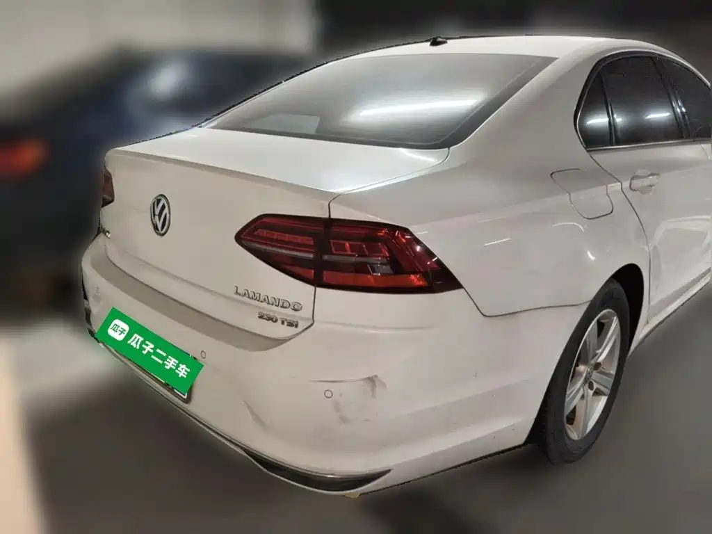 Lamando 230 TSI DSG Style CN-V