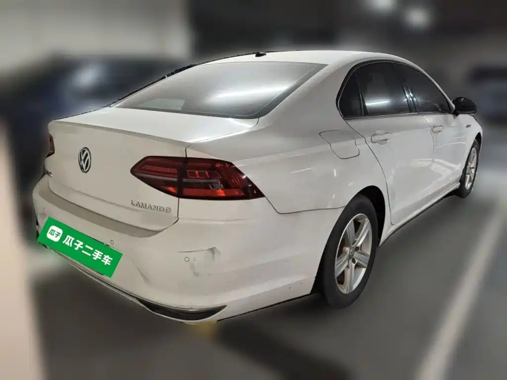 Lamando 230 TSI DSG Style CN-V