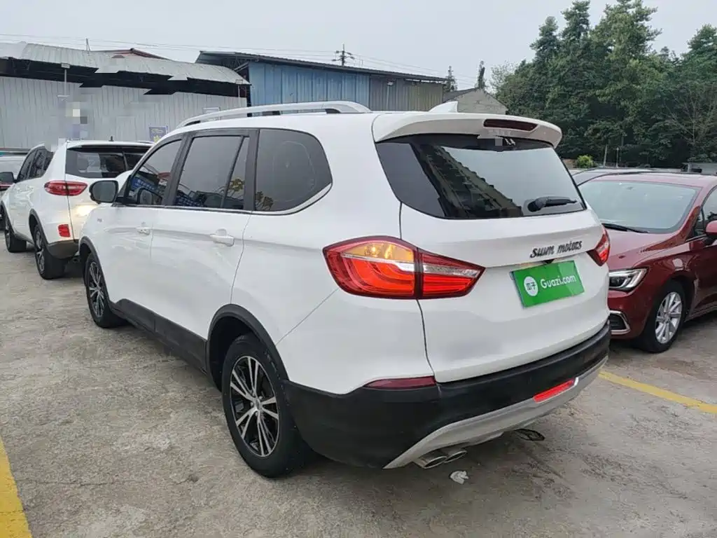 SWM X7 SWM斯威X7 2020款 2.0 L 手动精英版 7座