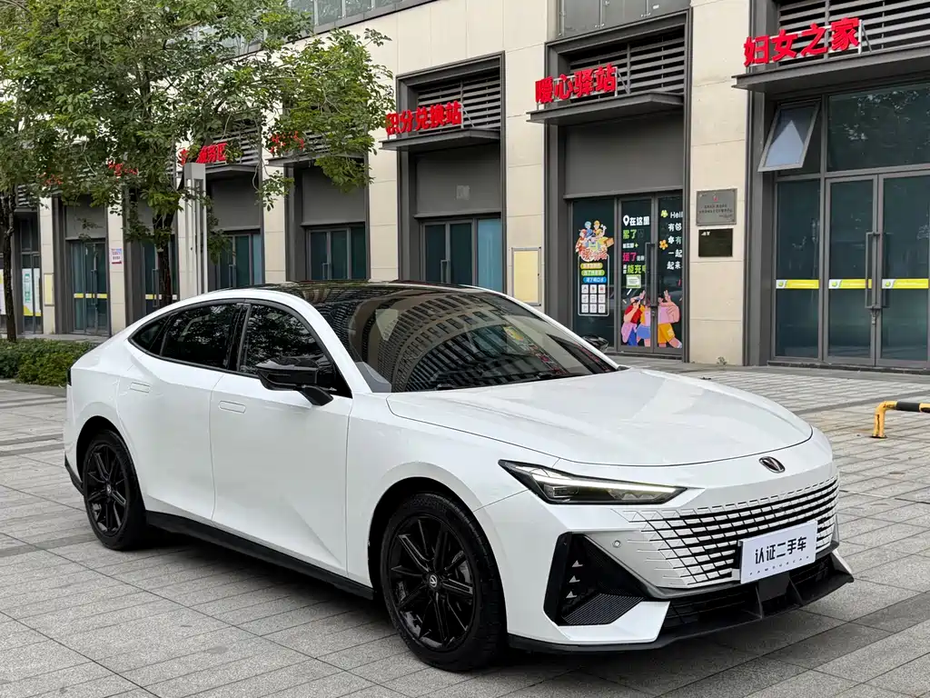 Changan UNI-V 1.5 T Distinguished