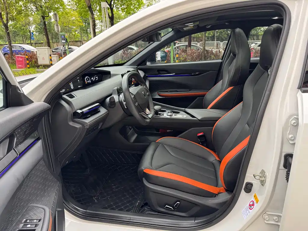 Changan UNI-V 1.5 T Distinguished