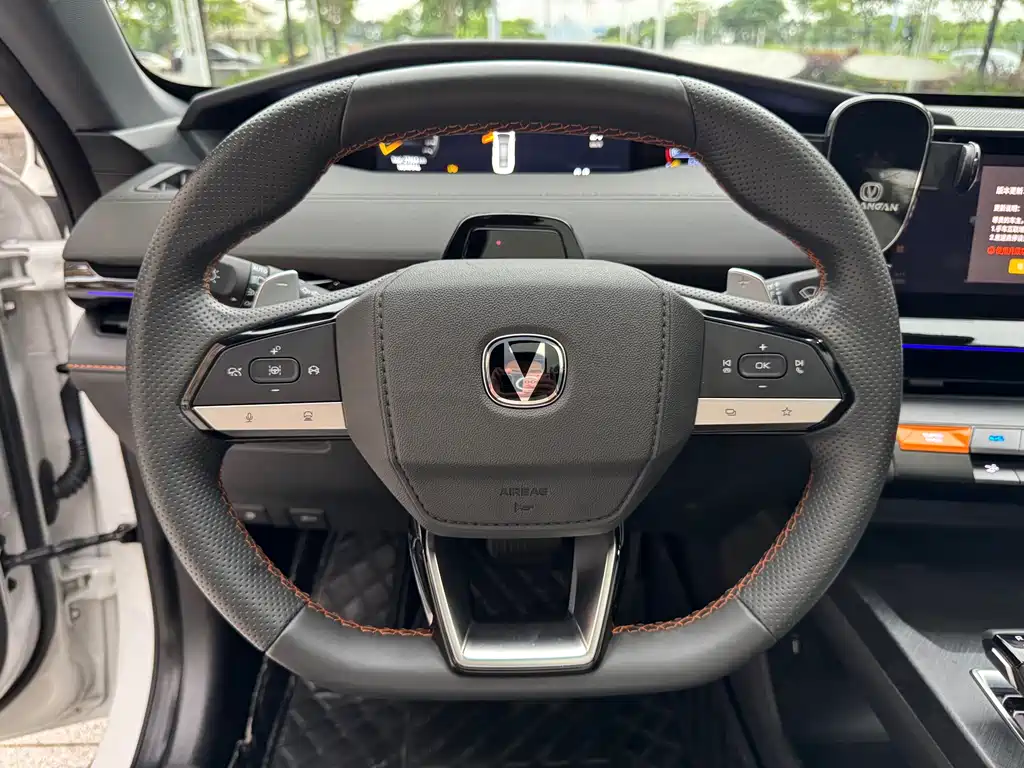Changan UNI-V 1.5 T Distinguished