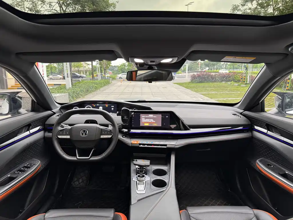 Changan UNI-V 1.5 T Distinguished