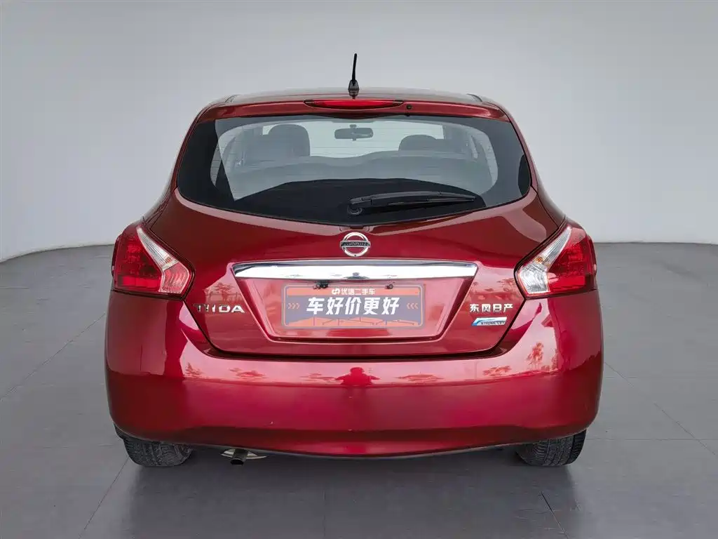 Tiida 1.6 L CVT Intelligent